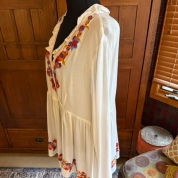 Sahalie Embroidered Wrap Tunic Blouse Size Large - Picture 2 of 7